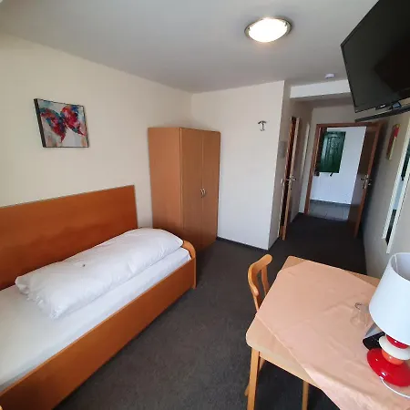 게스트하우스 Gaestehaus Ermen 캄프린트포르트